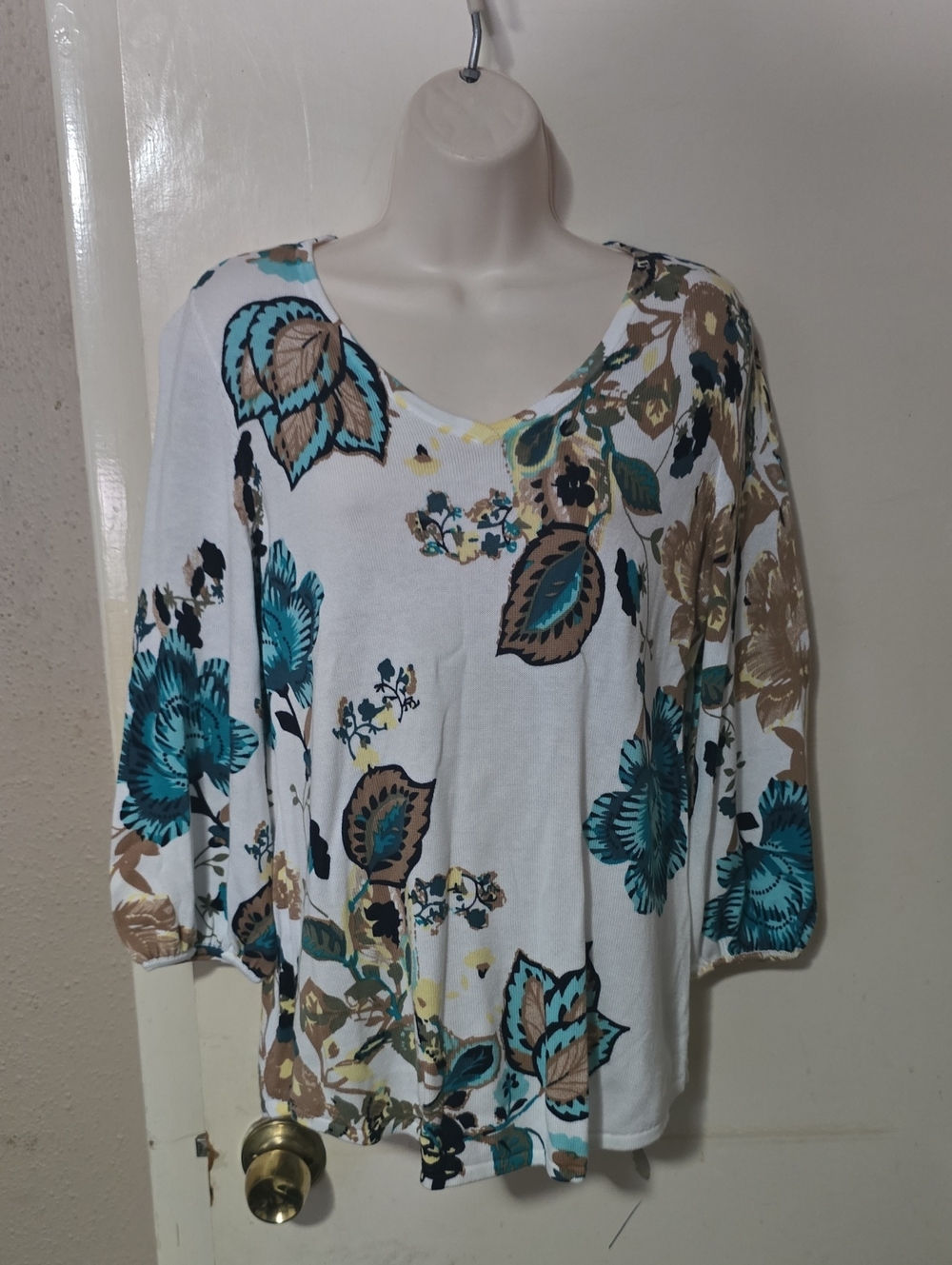 Chico's White Floral V-Neck Tunic with Teal and Tan Blooms